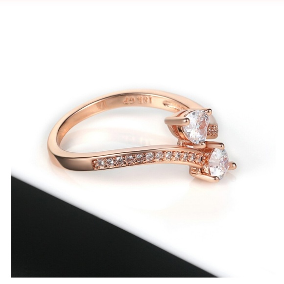 18K Rose Gold Crystal CZ Heart Bypass Ring - Picture 4 of 8